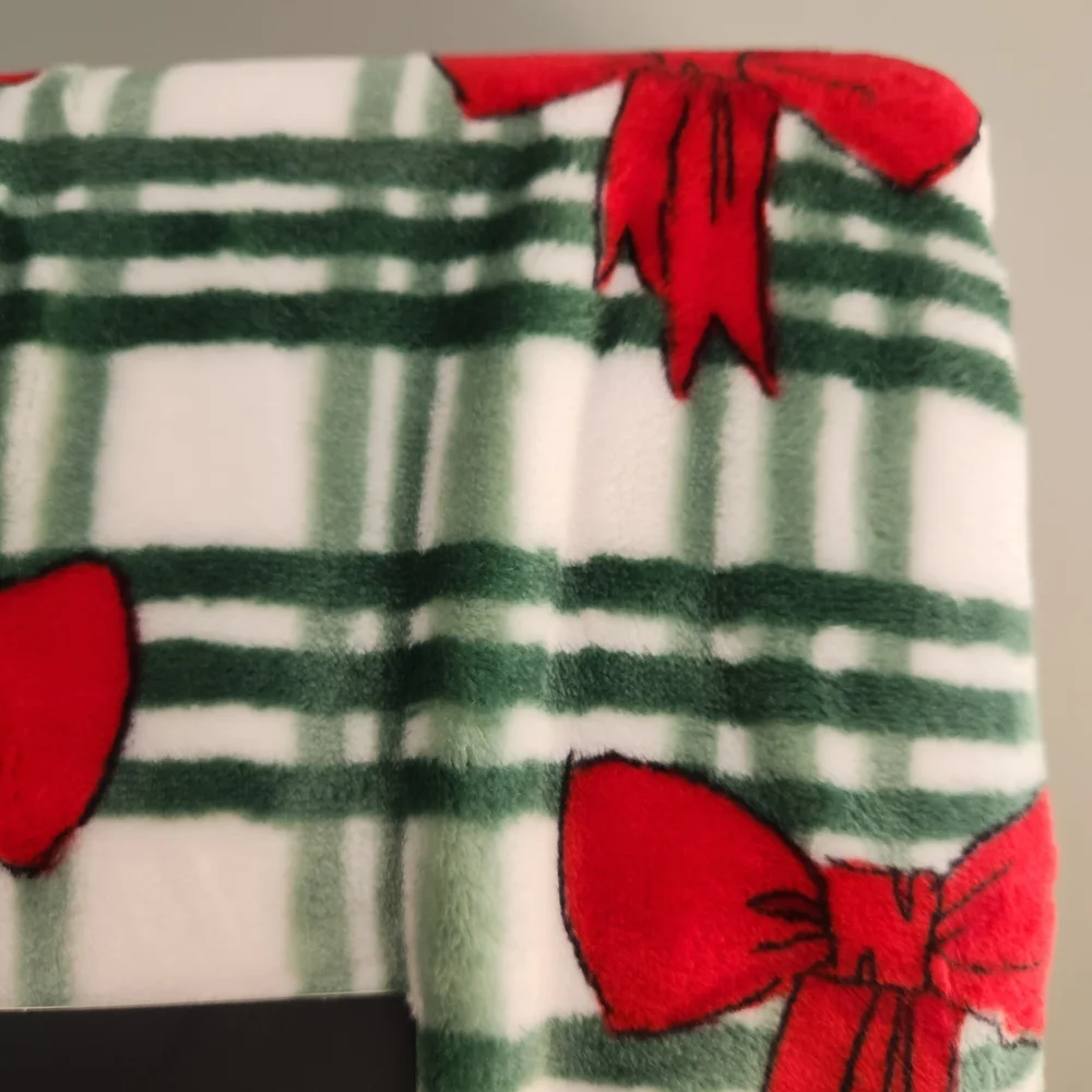 Rachel Roy Flannel Plush Christmas Green Plaid and Red Bow Blanket NWT